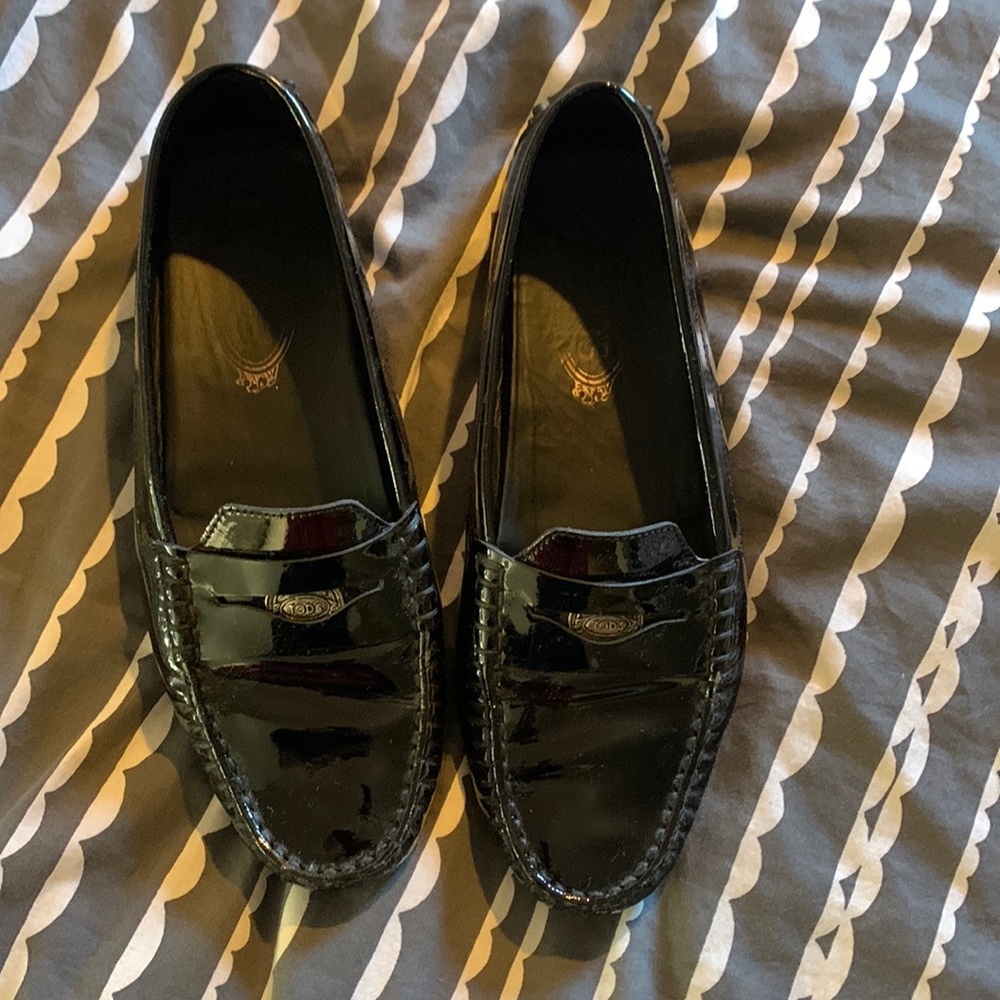 Tods black patent driving Mocs